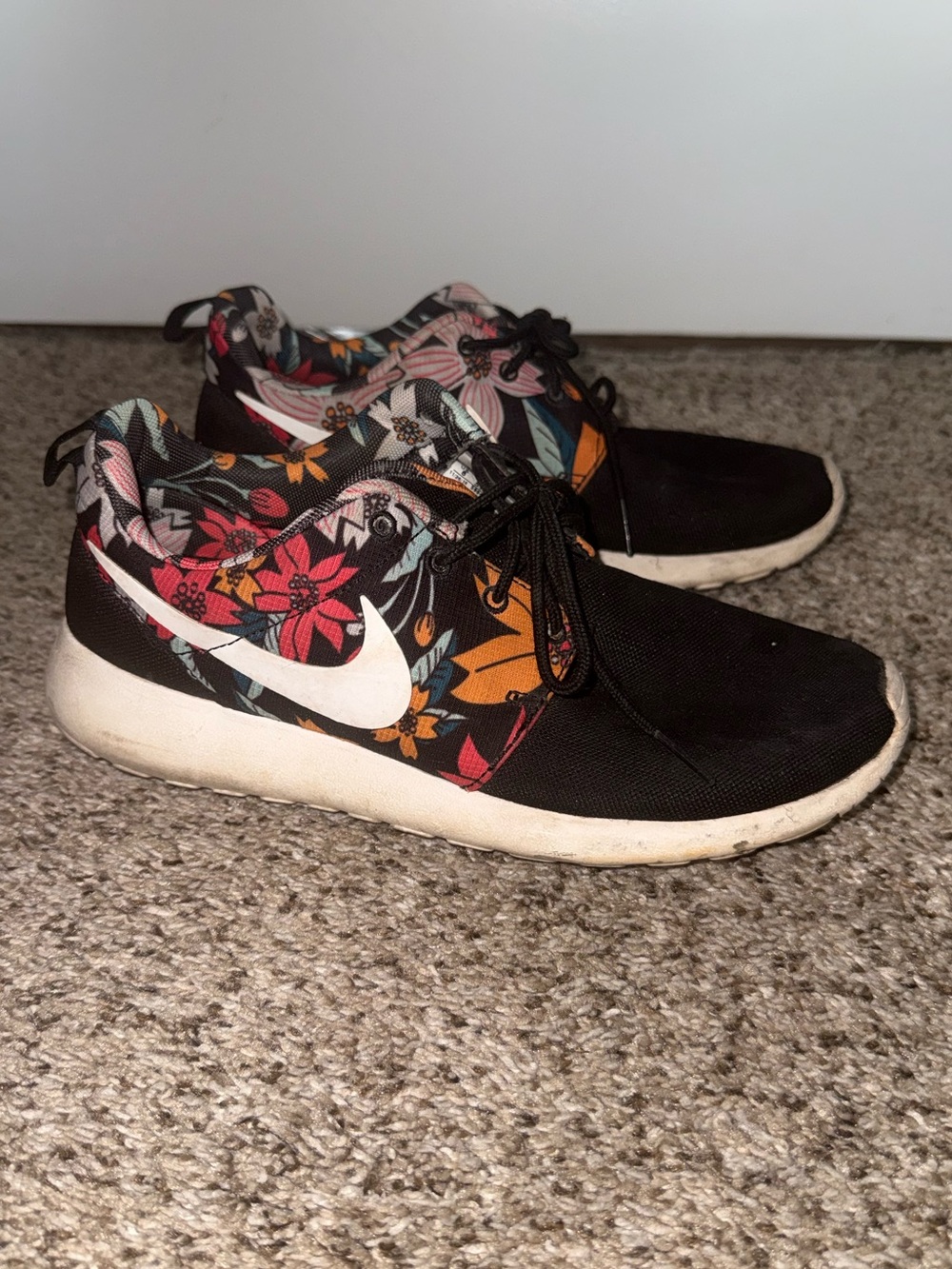 Nike Tennis Shoes